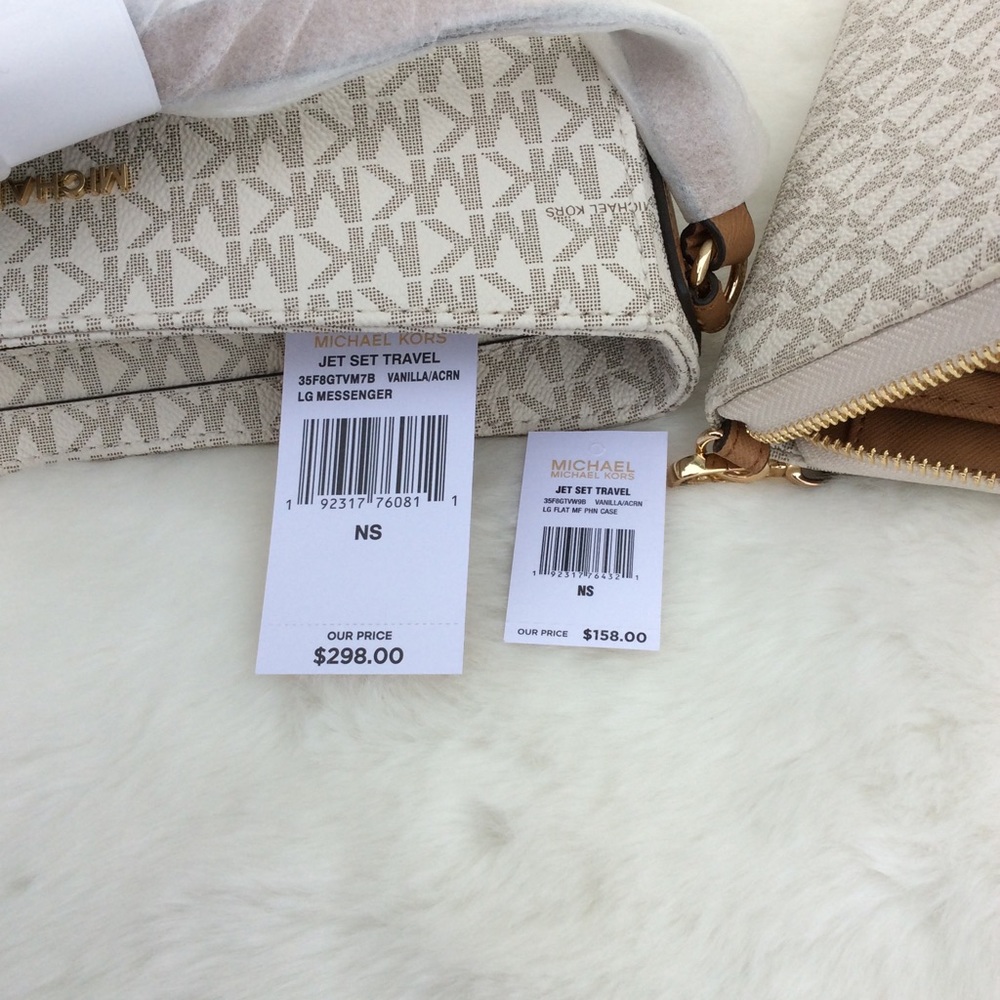 Michael Kors (2pcs) Jet Set Travel lg messenger - Picture 7 of 7